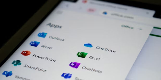 Microsoft 365 applications on a screen in cloud interface